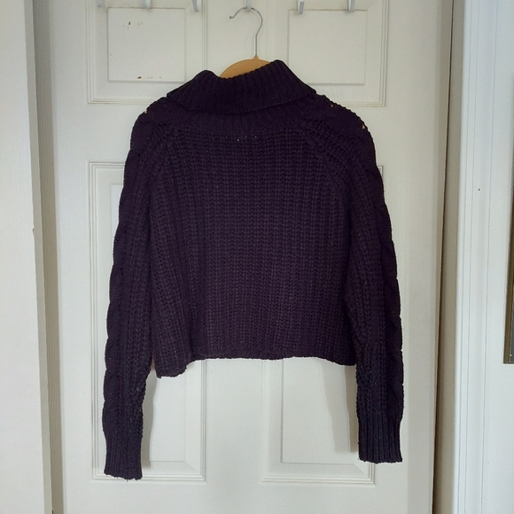 Cable Knit Cropped Mock Neck Sweater - Picture 2 of 3